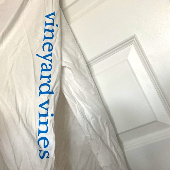 NWT White Vineyard Vines Long Sleeve T-Shirt with pocket- Large. - Picture 3 of 5